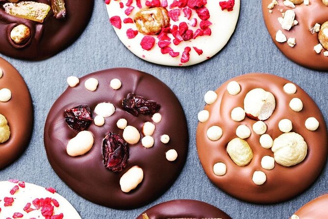 1.5h Belgian Chocolate Workshop in Brussels (bean to bar) - Packing your box and shopping afterward
