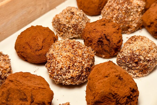 1.5h Hands on Chocolate Workshop: Truffles & Tasting - Hot chocolate while your truffles set