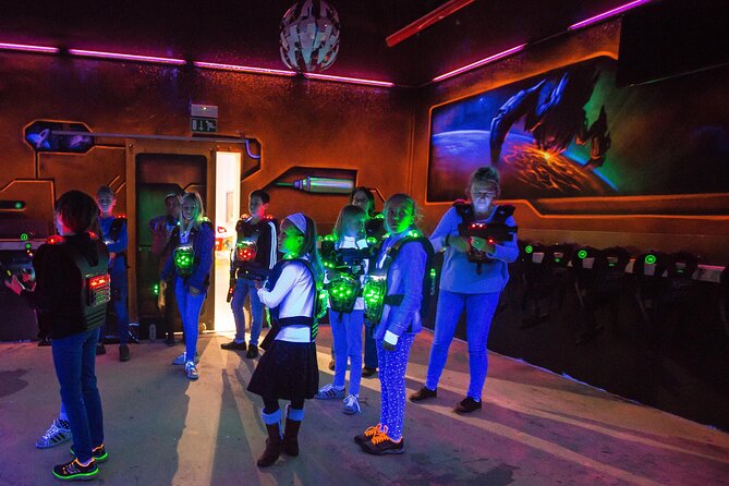 Amasing 2 Laser Tag Games in Brussels (40mn) - Getting ready with lockers and laser tag equipment