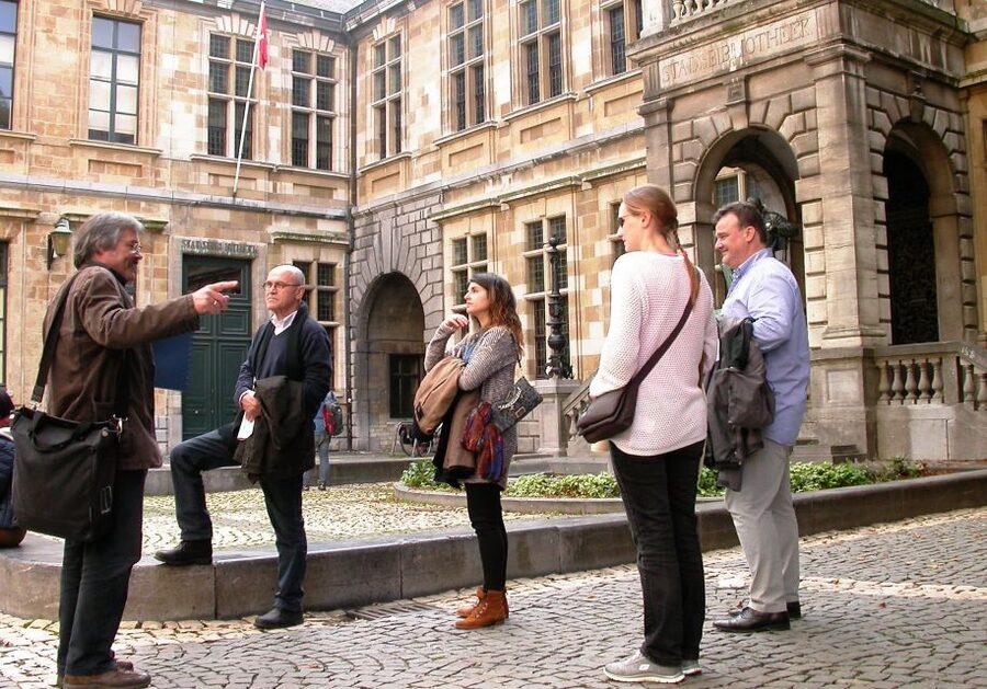 Antwerp: City Highlights Walking Tour - Vleeshuis and the old streets