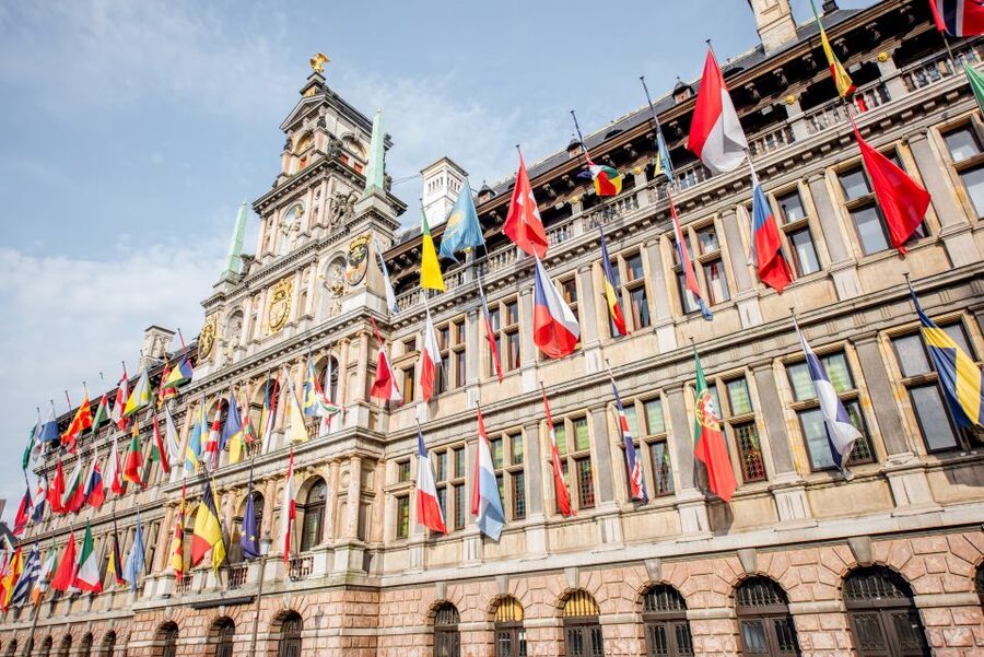 Antwerp: Express Walk with a Local in 60 minutes - Key points to know before booking