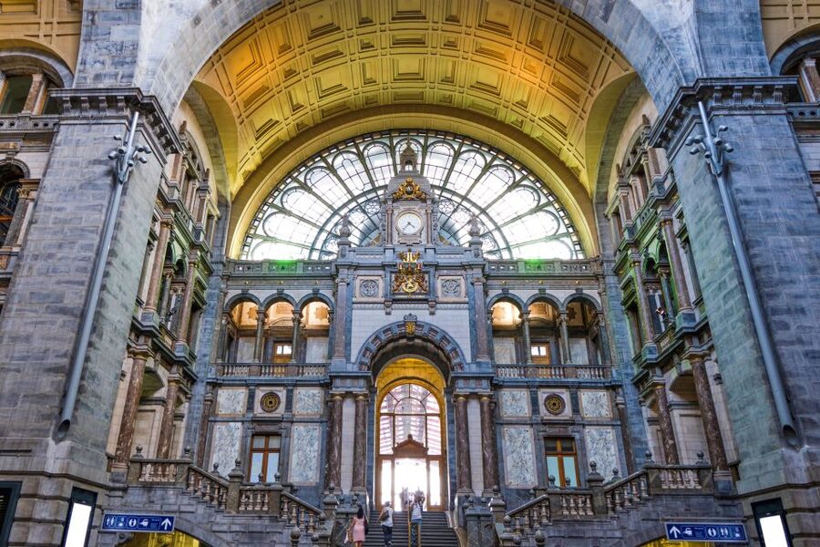 Antwerp: Express Walk with a Local in 60 minutes - The real benefit: advice for the rest of your visit