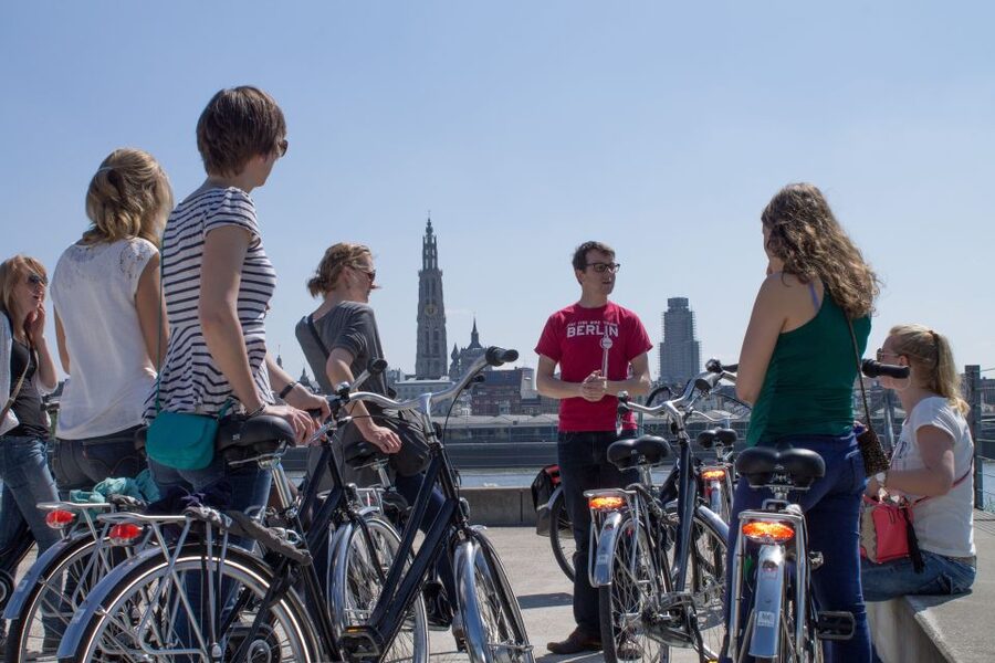 Antwerp: Guided Bike Tour - Cogels-Osylei and Antwerp’s grand southern side