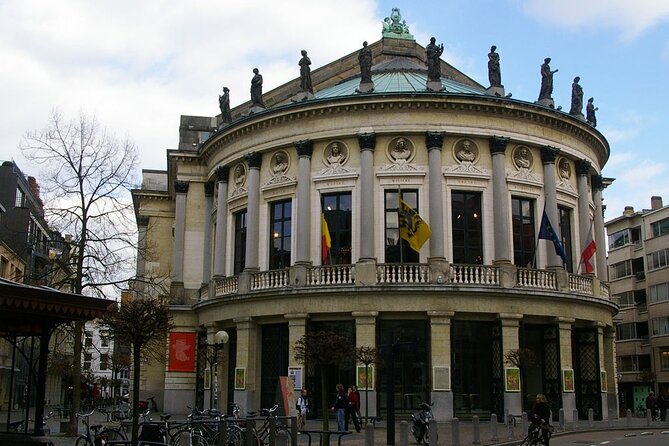 Antwerp: Help the Lost Boy – Self-Guided Mystery Walk - Vlaeykensgang and Antwerp’s smaller streets