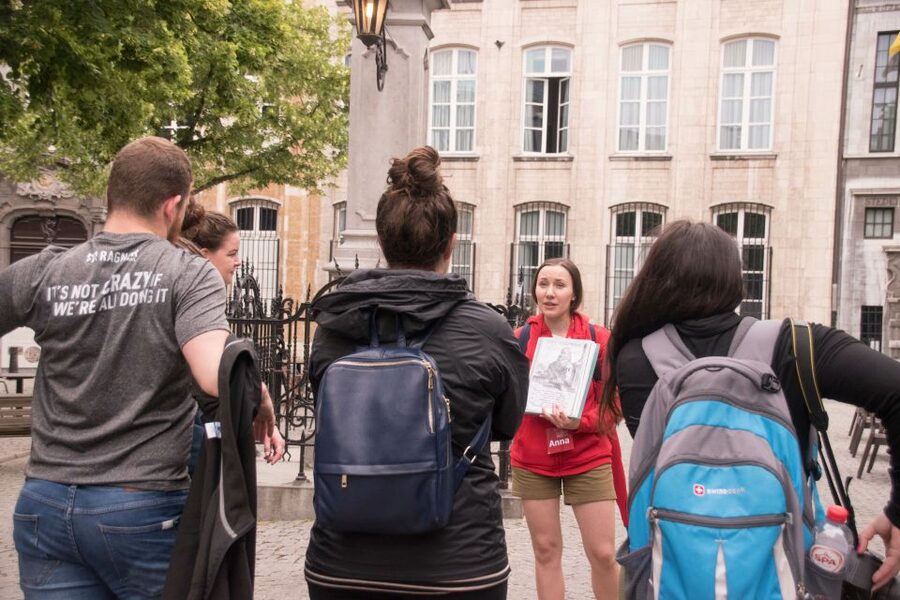 Antwerp: Private Historical Highlights Walking Tour - Key points at a glance