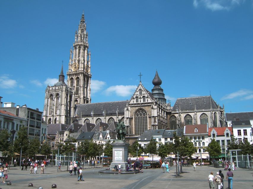 Antwerp: Private Historical Highlights Walking Tour - Conscience, Baroque drama, and the city library