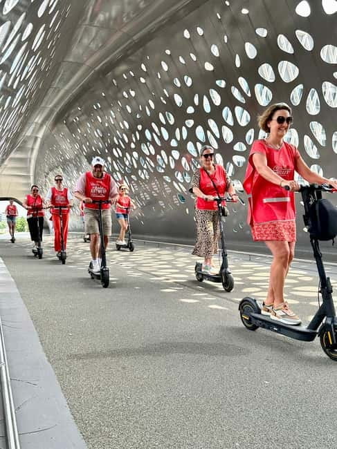 Antwerp: The Big Five City Highlights E-kickscooter Tour - Why an e-kickscooter works well in Antwerp