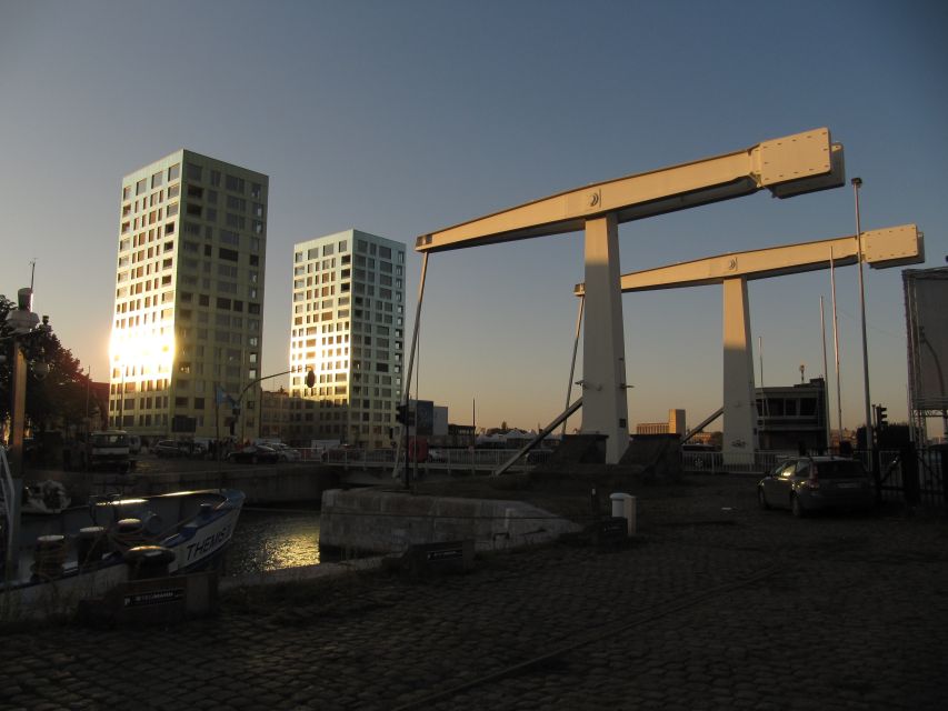 Antwerp: Walking Tour from Steen to Central Station - Who will get the most from this walk