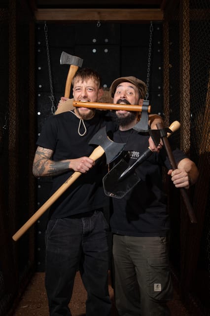 Axe Throwing Experience - Your first throws at WoodCutter Brussels