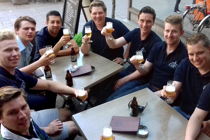 BeerWalk Ghent (English guide) - Guides, group size, and the social side