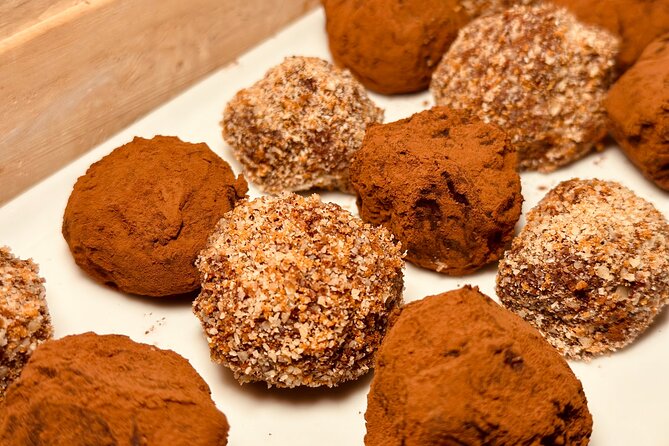Belgian Chocolate Truffle Making Workshop in Bruges - Meeting the course leader