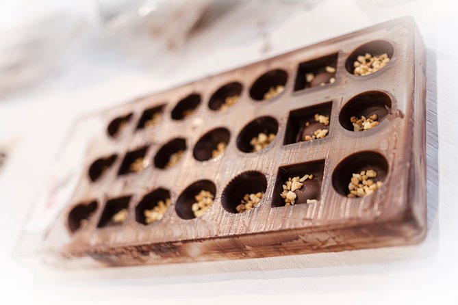 Belgian Chocolate Workshop in Bruges - Mendiants and the final hot chocolate