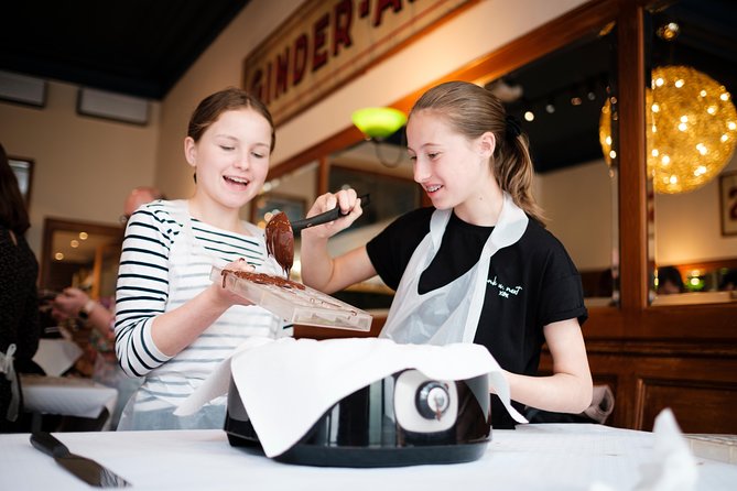Belgian Chocolate Workshop in Bruges - From praline shells to ganache filling