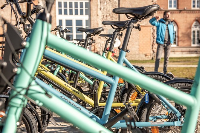 Bicycle tour in historic Ghent - Bijloke, music, art, and the city museum