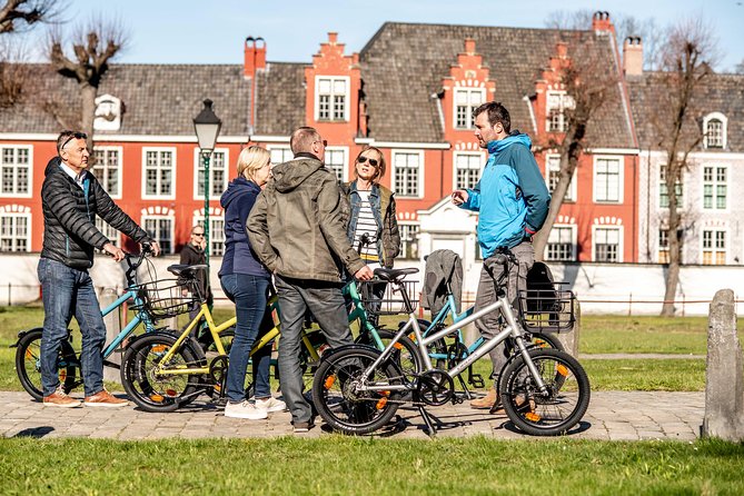 Bicycle tour in historic Ghent - A break at Dok Brewing Company