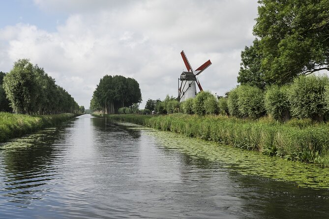 BikeTour Bruges & Damme in Spanish and English - Following the canal to medieval Damme