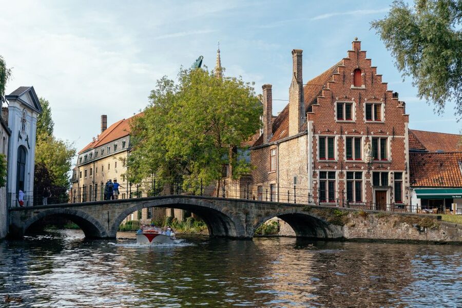 Bruges: 1.5-Hour Private Kick-Start Tour with a Local - The Church of Our Lady and major landmarks