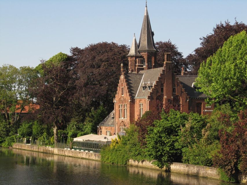 Bruges: 2.5-Hr Walking Tour from train station to Markt - Tanners’ Square and the Fish Market