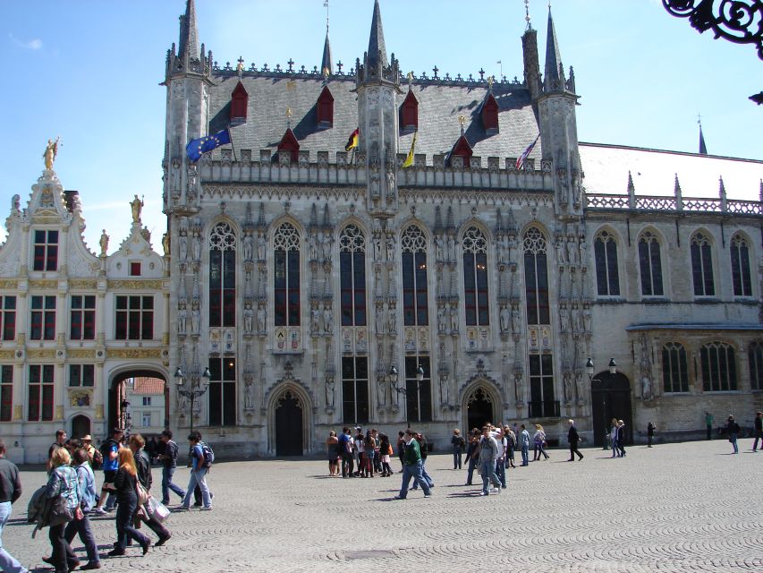 Bruges: 3-Hour Beer and Chocolate Tasting Private Tour - Walking through Market Square and The Burg
