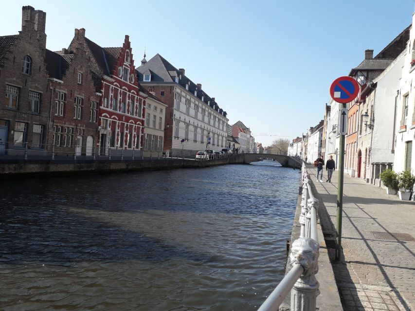 Bruges Beer and Chocolate Walking Tour - The beer wall and a canal boat ride