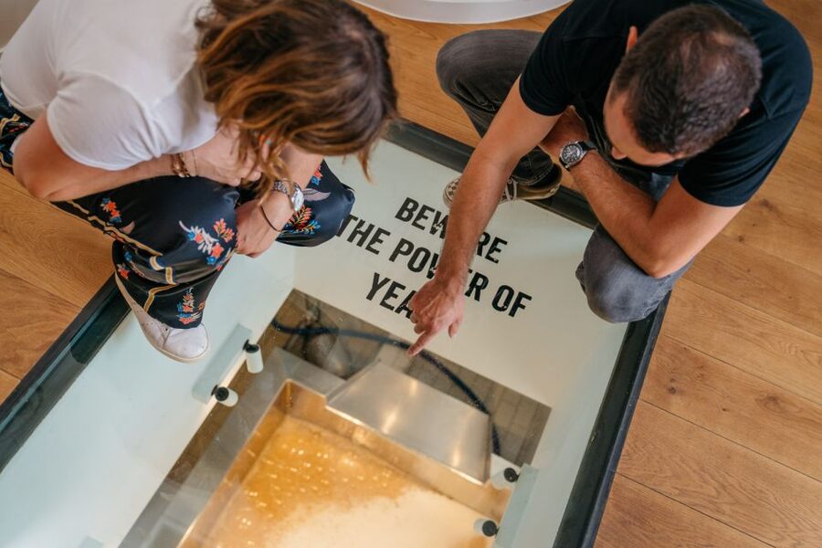 Bruges: Bourgogne des Flandres Brewery and Distillery Visit - Finding the Ticket Office