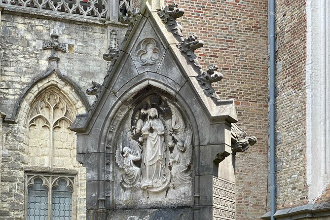 Bruges by a Local: Exciting Stories, Mysteries, People and Choco - Rozenhoedkaai, Bruges’ famous canal view