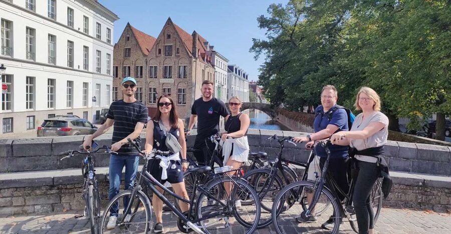 Bruges by bike with family and friends! - Minnewater, the Beguinage, and the Halve Maan area