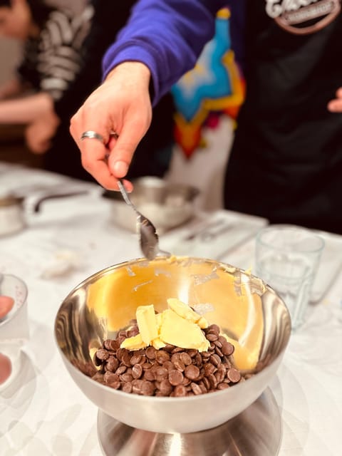 Bruges: Chocolate Truffle Making Class - Who should book this Bruges chocolate class?