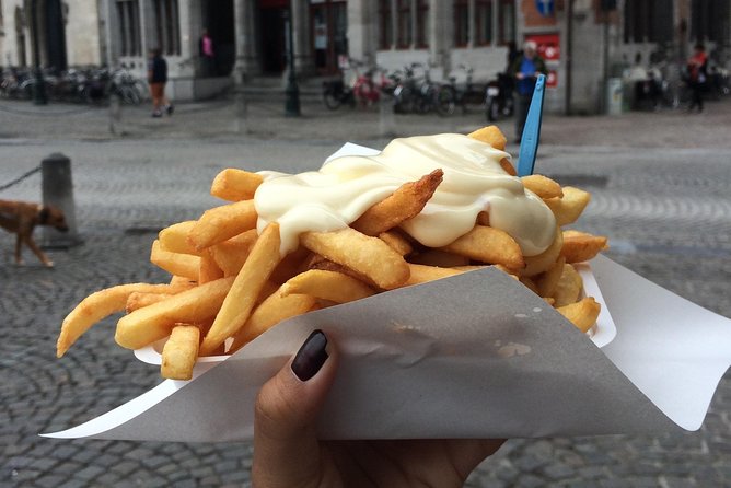 Bruges Food and History Tour: Culinary Delights & Hidden Gems - Dijver and the canal-side return
