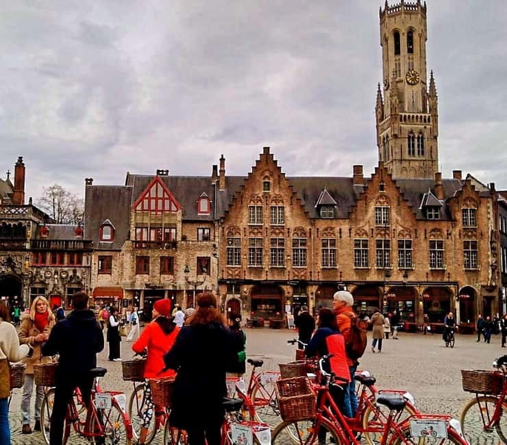 Bruges: Guided Retro Bike Tour of Highlights and Hidden Gems - Canals, bridges, and the views at Rozenhoedkaai