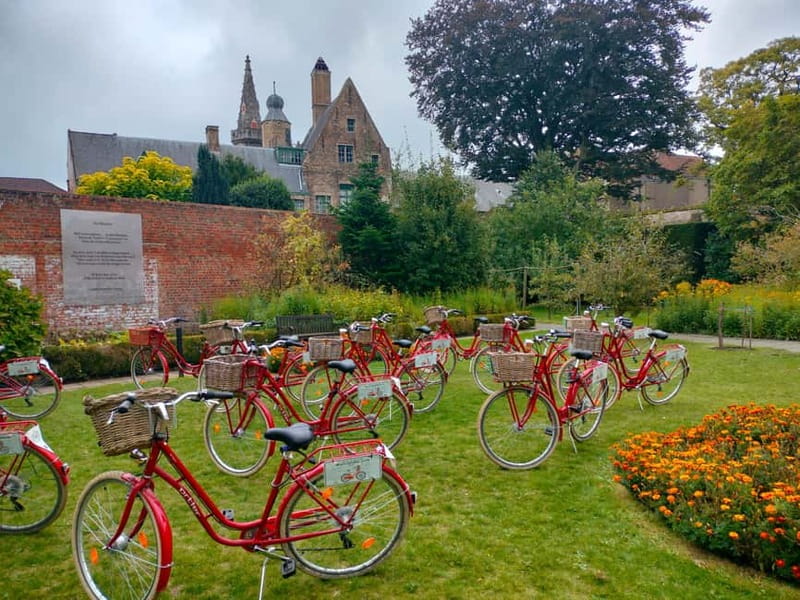 Bruges: Guided Retro Bike Tour of Highlights and Hidden Gems - What the guides add to the ride