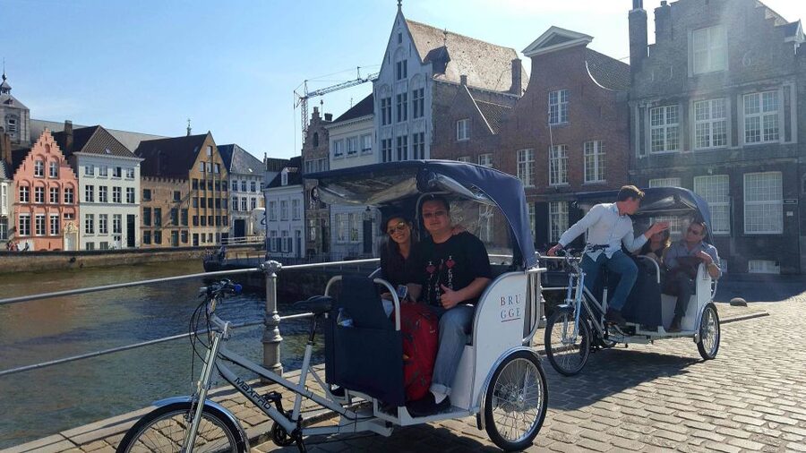 Bruges: Guided Rickshaw Tour - Finding the meeting point