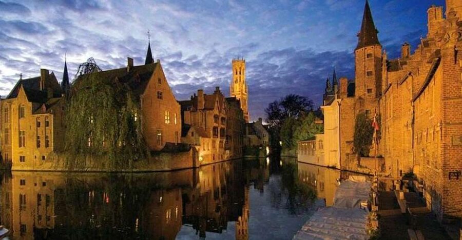 Bruges: Guided Walking Tour - What the two-hour pace feels like