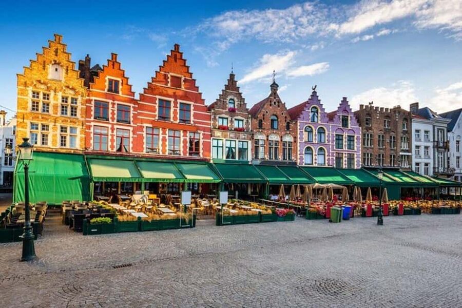 Bruges : Highlights & Hidden gems Walking Tour - Reading the Markt from the inside out