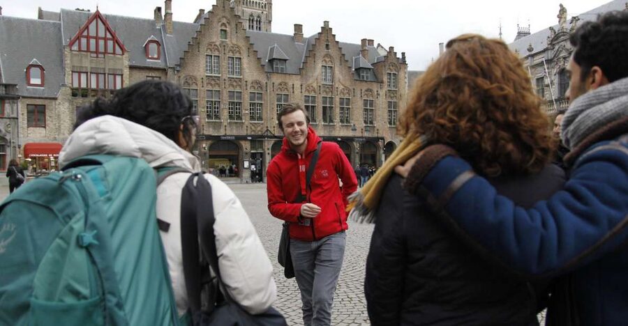 Bruges: History, Chocolate and Beer Walking Tour - The guides make the difference
