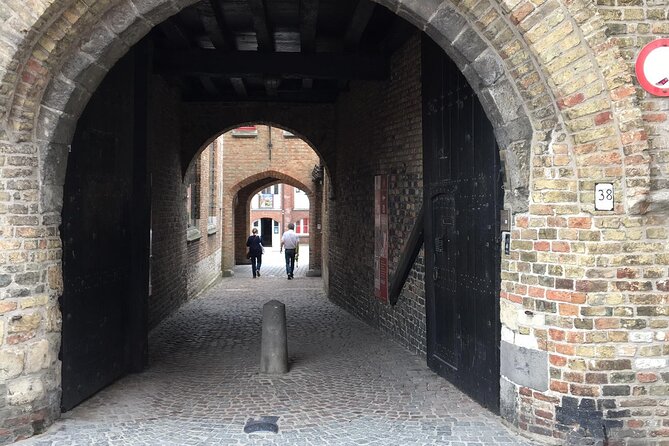 Bruges’ Legends and Hidden Treasures: A Self-Guided Audio Tour - Starting with Bruges at Markt Square