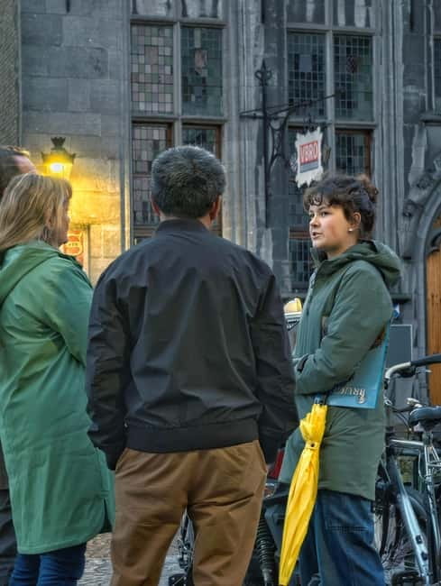 Bruges: Nightly Tales and Untold History Walking Tour - Gouden-Handrei, Cafe Vlissinghe, and Spiegelrei