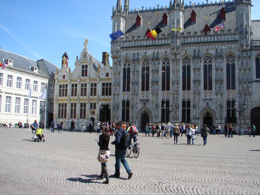 Bruges Private 2-Hour Walking Tour - Minnewater and the Princely Béguinage