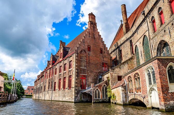 Bruges PRIVATE City Kickstart Tour With Locals - Key points at a glance