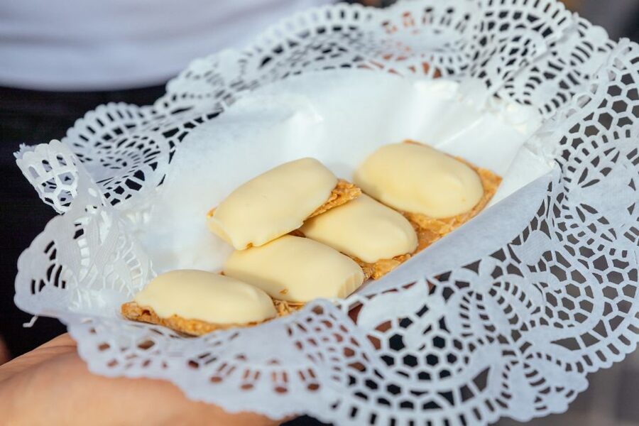 Bruges: Private Food Tour – 10 Tastings with Locals - Should you book it?
