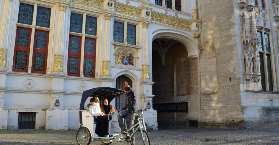 Bruges: Private Guided Tour by Pedicab - Meeting at the Markt, Bruges’ natural starting point