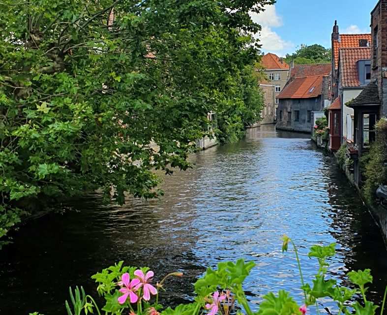Bruges: Small Group Boat Cruise and Guided Walking Tour - Fish Market, Huidenvettersplein, and the quieter side of Bruges