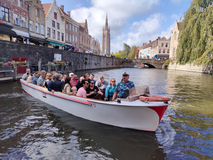 Bruges: Small Group Boat Cruise and Guided Walking Tour - The 40-minute canal cruise