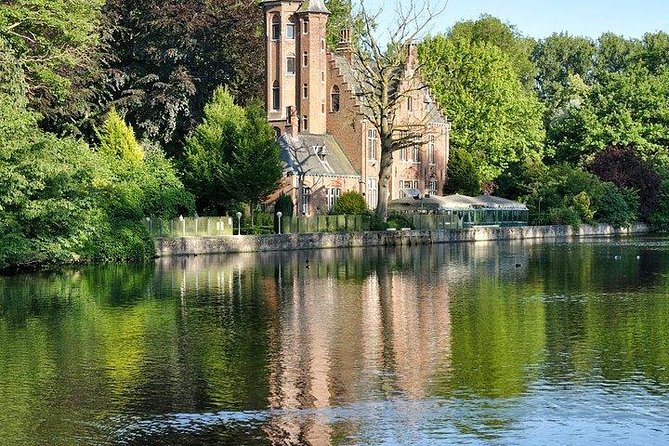 Bruges Uncovered: Historic Walking Tour & Canal Boat Experience - Minnewater and the Beguinage set the mood