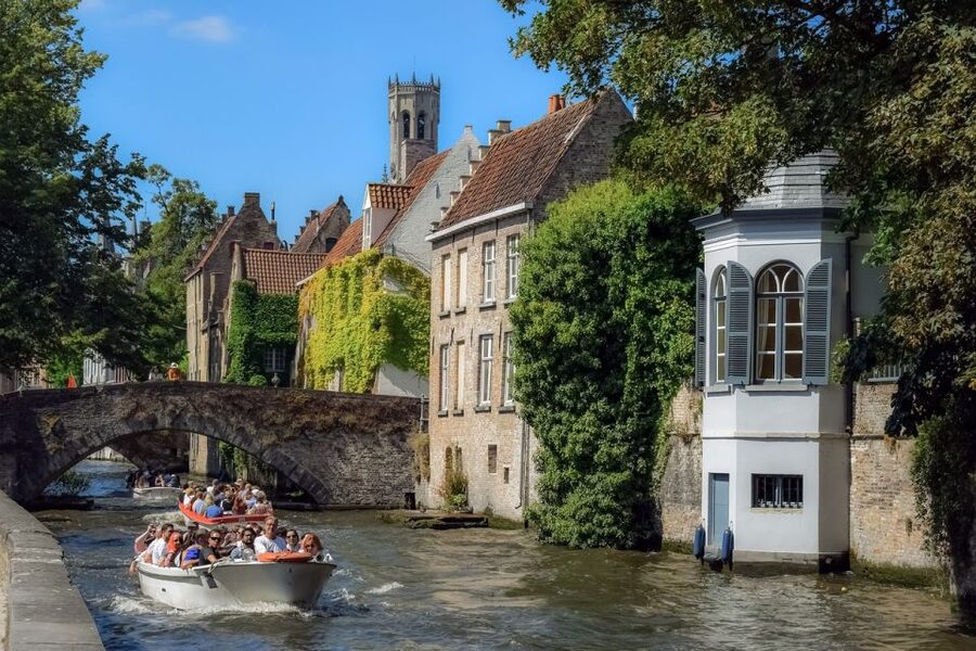Bruges: Walking Tour, Canal Boat Trip w/Beer Tasting Option - Key points to know before you book