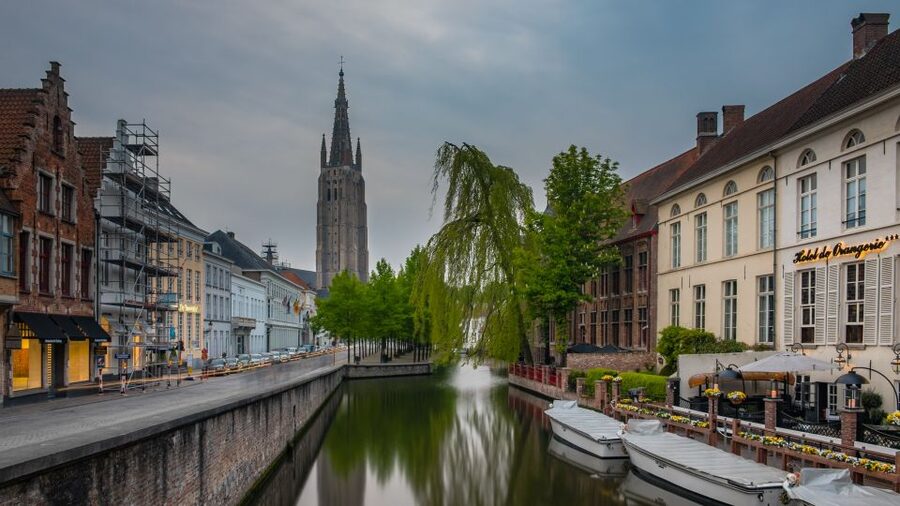 Bruges: Walking Tour, Canal Boat Trip w/Beer Tasting Option - Starting in Bruges’s medieval center