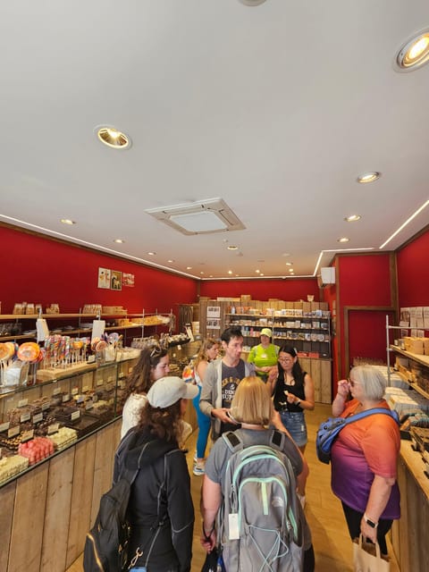 Bruges: Walking Tour with Hot Chocolate & Chocolate Tasting - Sint-Janshospitaal and the final chocolate stop