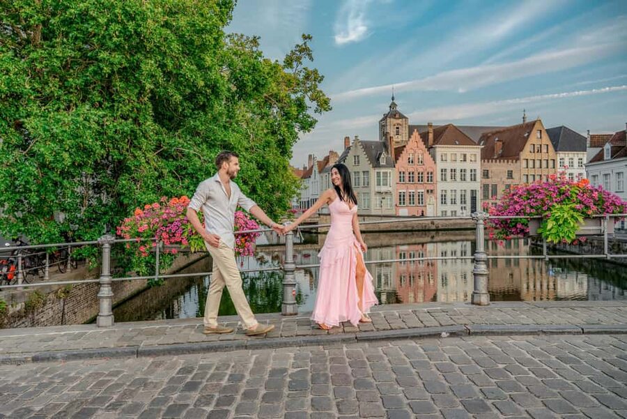 Bruges : Your private 1 hour photoshoot in the medieval city - What happens during the one-hour walk