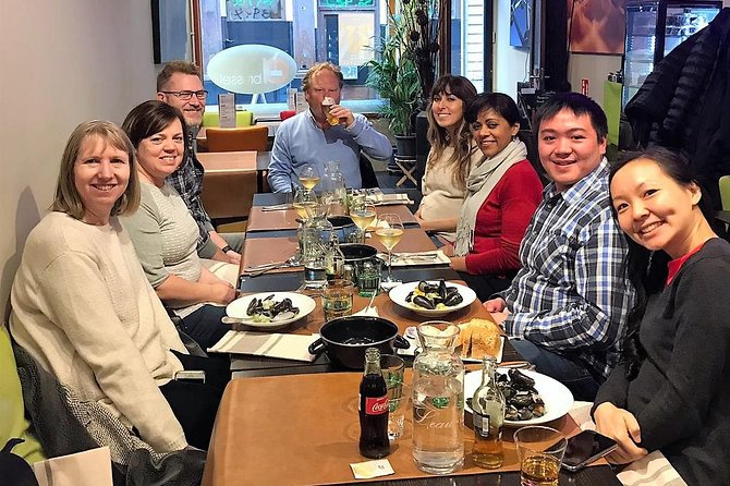 Brussels All In Tour : Belgian food, chocolate, beer, sightseeing - Manneken Pis and the first taste of Brussels
