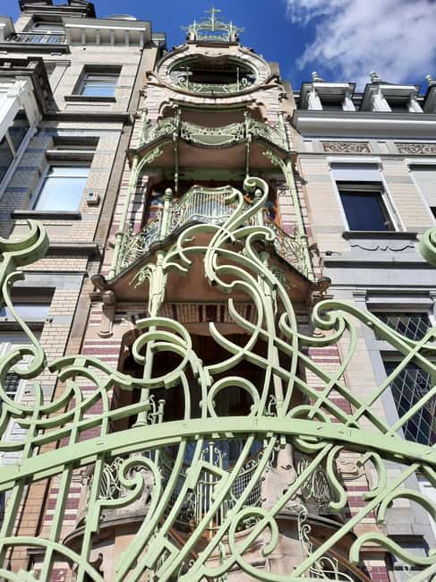 Brussels: Art Nouveau Walking Tour with a Local Guide - Square Ambiorix and the Belle Époque neighborhood